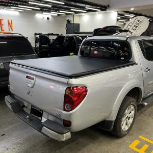 Soft Trio-Fold Fit Mitshubishi Triton