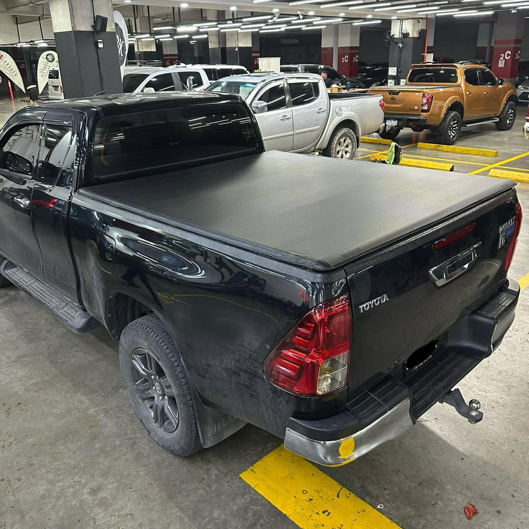 Toyota Hilux Roll-Up Cover