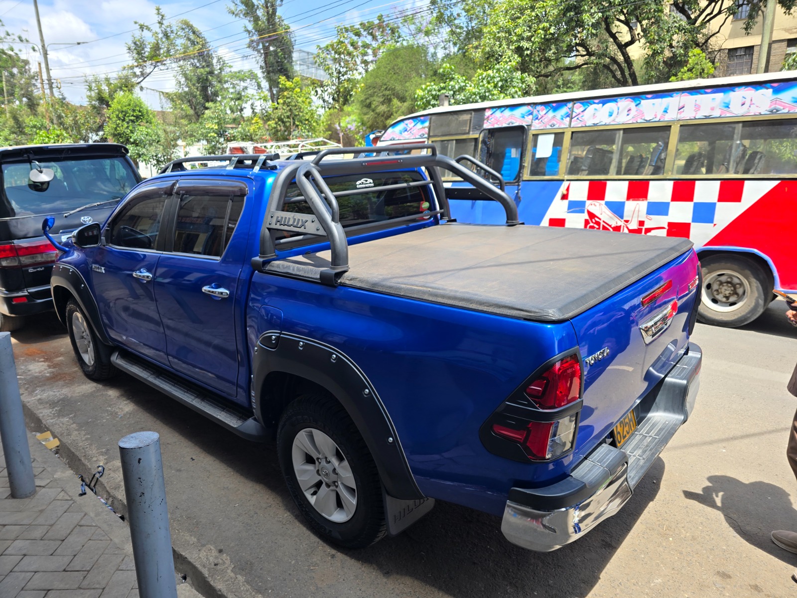 Toyota Hilux Matte Black Roll Bar with Grips