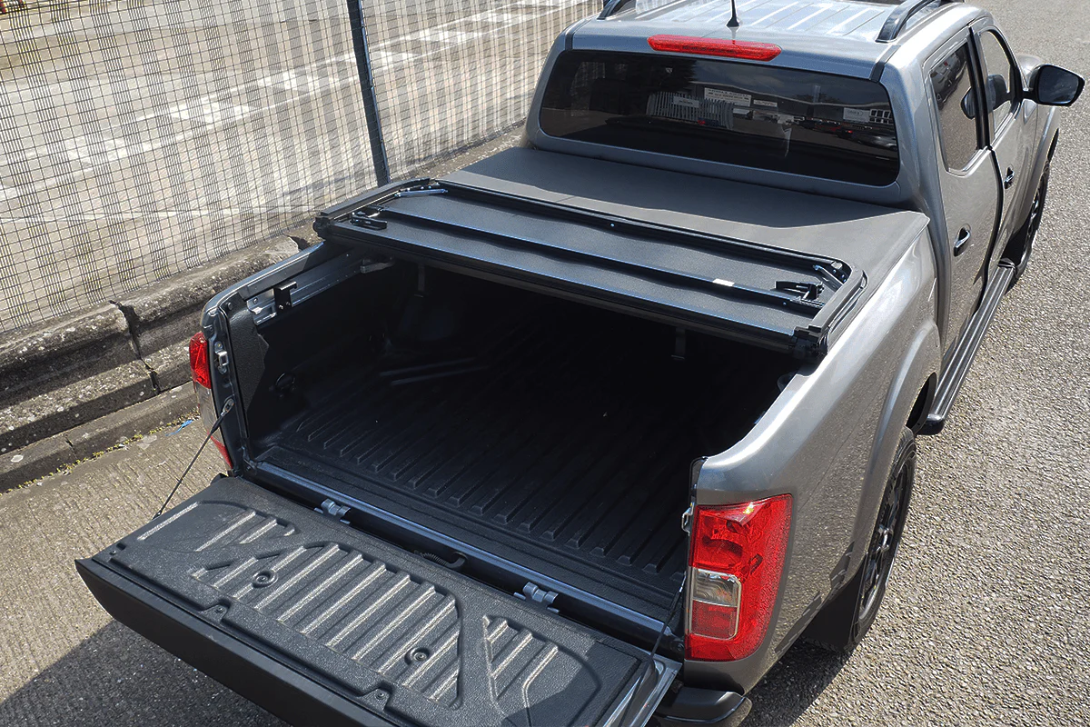 Nissan NP300 Navara Hard Tri Fold Tonneau Cover
